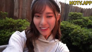 邻家小妹的毛毛还很少不停自慰插穴